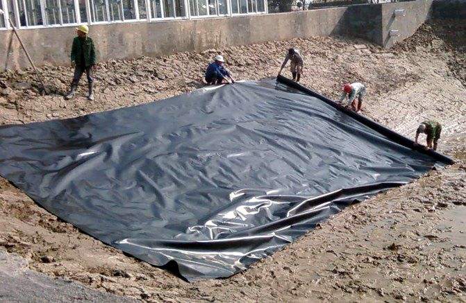 施工过程中如果遇到土工膜局部撕裂怎么解决?