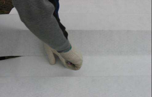 透水模板布以聚合纤维为主要原料 可提高混凝土结构的耐久性 透水模板布以聚合纤维为主要原料 可提高混凝土结构的耐久性