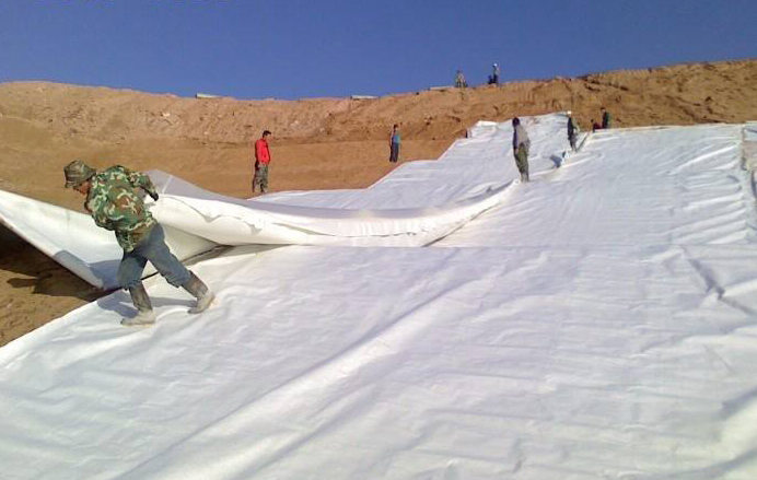 复合土工膜防渗工程的质量控制与改进探析(图1) 复合土工膜防渗工程的质量控制与改进探析